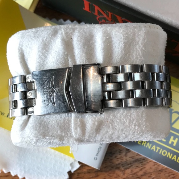 Invicta 7167 Swiss-made chronograph, boxes, papers, EUC - Picture 3 of 7